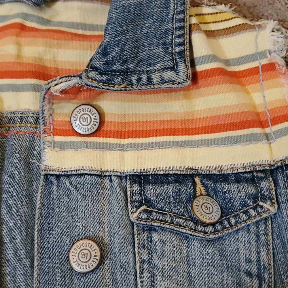 Custom patch denim vest - Picture 2 of 12